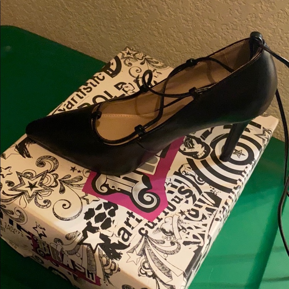 Heels - Picture 7 of 9